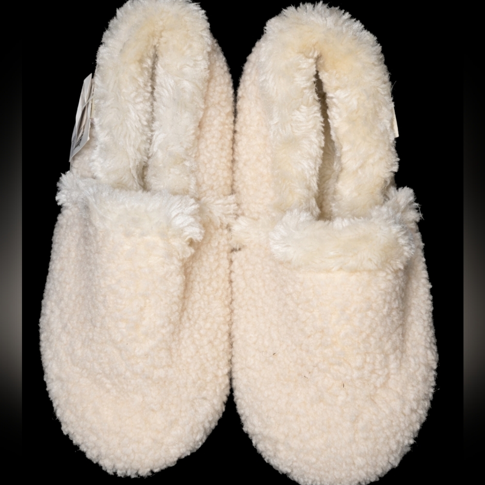 Minnetonka Cream Fuzzy Women's Slippers